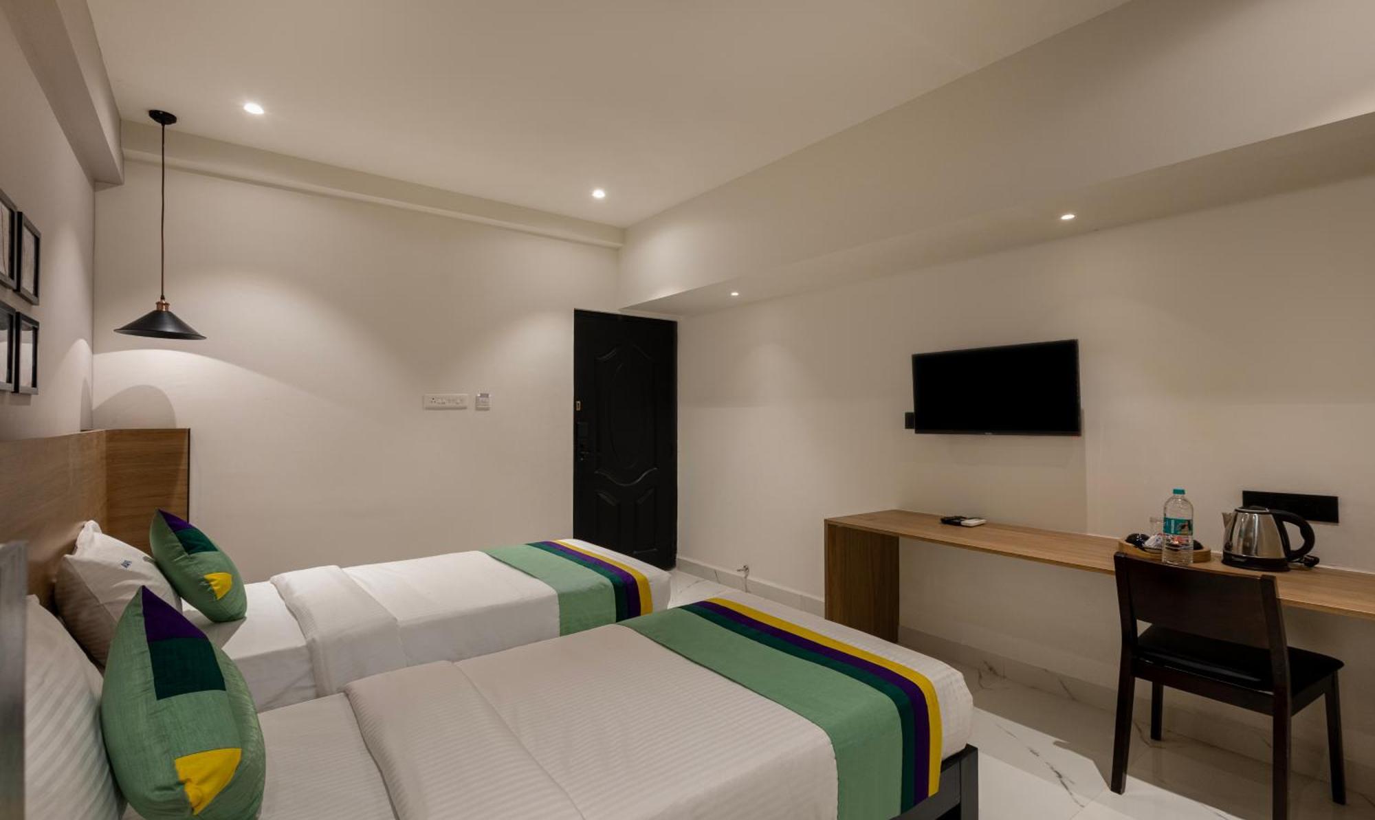Treebo Premium Vapr Ashok Nagar Hotel Chennai Exterior photo